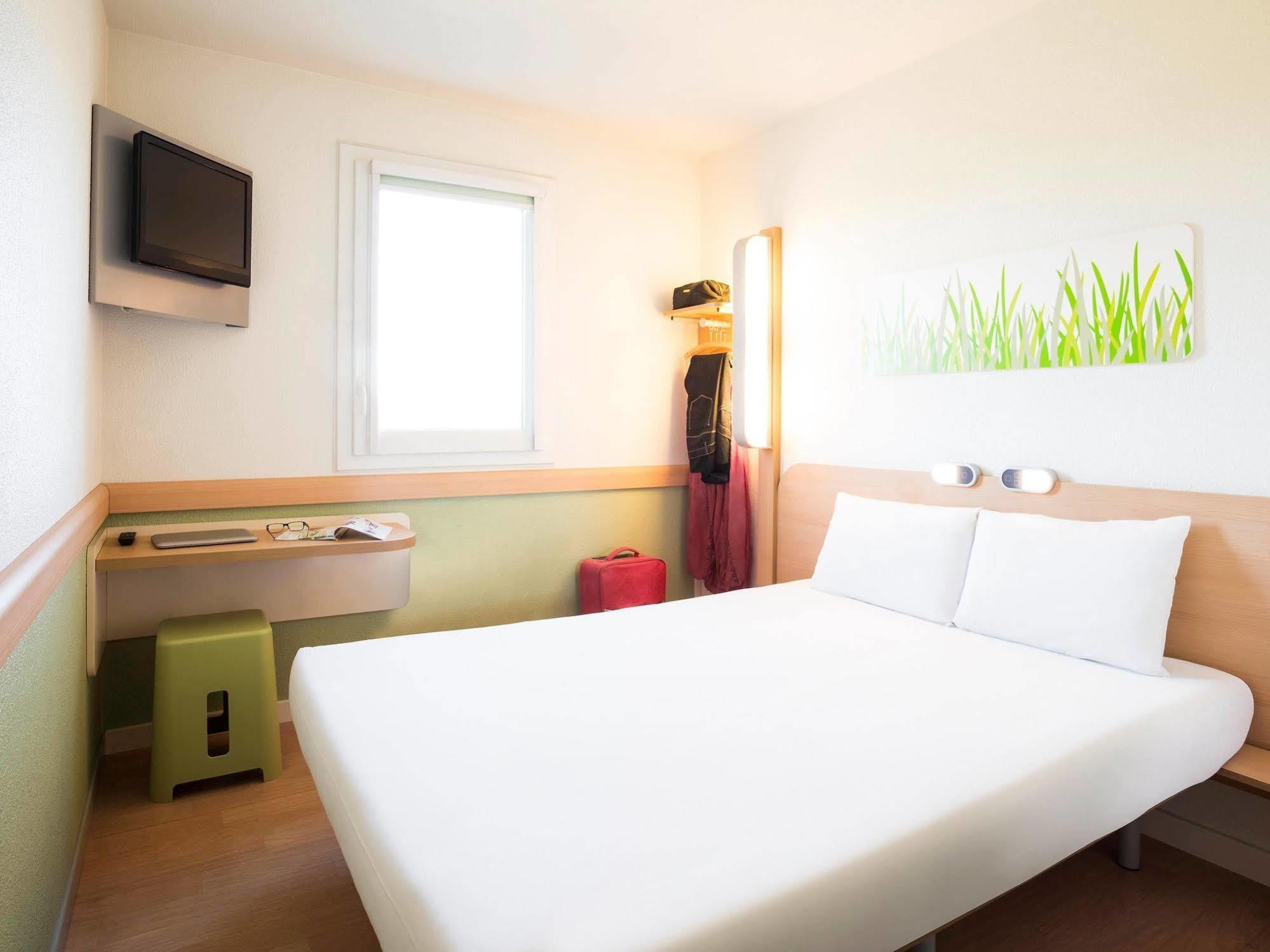 Ibis Budget Orly Chevilly Tram 7 Vitry-sur-Seine Exterior photo